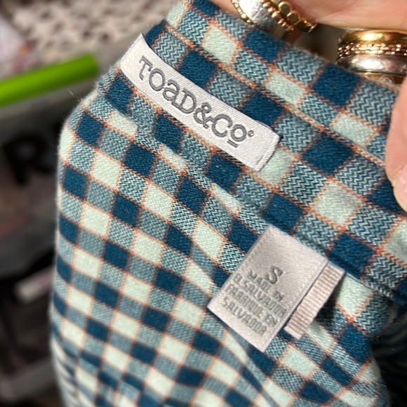 Toad & Co Teal and Aqua Plaid Long Sleeve Button Down Size  Small - Picture 7 of 15
